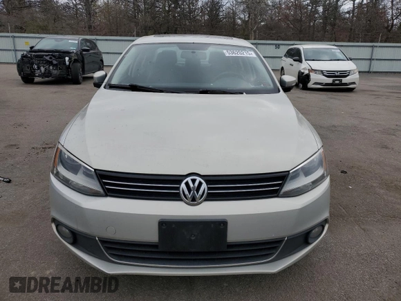 2011 Volkswagen Jetta SEL с VIN 3VWLZ7AJ1BM101094, выставлен на аукционе Copart как лот 53620215 с пробегом 147 414 миль миль и Чистый • Clean title. История ставок и продаж доступна на DreamBid. Изображение 5.