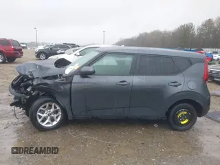 2020 Kia Soul S with VIN KNDJ23AU2L7001180, listed as a IAAI auction lot 41563960 with 72,256 mi miles. Bid and sale history available at carsss.com. Image 15.