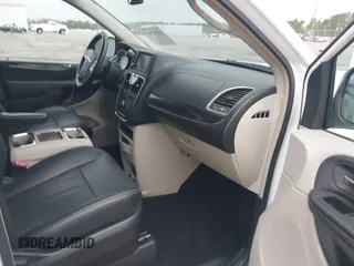 2016 Chrysler Town & Country Touring with VIN 2C4RC1BG8GR255414, listed as a IAAI auction lot 41915805 with 93,286 mi miles. Bid and sale history available at carsss.com. Image 5.