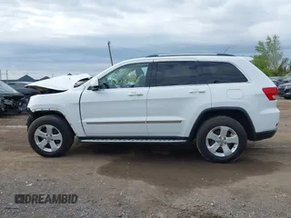 2013 Jeep Grand Cherokee Laredo с VIN 1C4RJFAG1DC549004, выставлен на аукционе IAAI как лот 42193799 с пробегом Не указан миль и . История ставок и продаж доступна на DreamBid. Изображение 14.