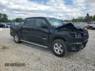 2025 Ram 1500 Big Horn z VIN 1C6RRFFG1SN523805, wystawiony jako Copart lot #57298595 z przebiegiem 3 557 mil mil oraz Szkoda całkowita • Salvage title. Historia ofert i sprzedaży dostępna na DreamBid. Obrazek 4.