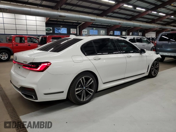 2020 BMW 7 Series 740i xDrive with VIN WBA7T4C02LCD70555, listed as a Copart auction lot 75666484 with 50,847 mi miles and Clean title. Bid and sale history available at DreamBid. Image 3.