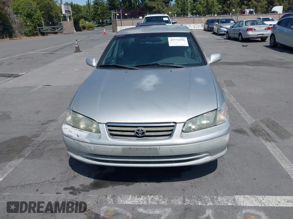 2001 Toyota Camry CE z VIN 4T1BG22K01U101673, wystawiony jako IAAI lot #42576596 z przebiegiem 200 064 mil mil oraz . Historia ofert i sprzedaży dostępna na DreamBid. Obrazek 6.