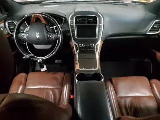 2016 Lincoln MKX Reserve z VIN 2LMPJ8LP3GBL29092, wystawiony jako Copart lot #84923904 z przebiegiem 94 213 mil mil oraz Szkoda całkowita • Salvage title. Historia ofert i sprzedaży dostępna na DreamBid. Obrazek 8.