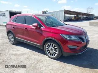 2015 Lincoln MKC with VIN 5LMCJ1A93FUJ30944, listed as a IAAI auction lot 41835261 with 142,324 mi miles. Bid and sale history available at carsss.com. Image 1.