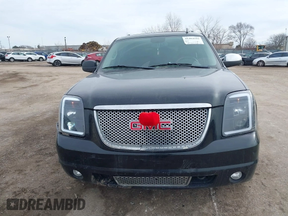 2010 GMC Yukon Denali with VIN 1GKUCEEF0AR181315, listed as a IAAI auction lot 41464181 with 186,005 mi miles. Bid and sale history available at carsss.com. Image 12.