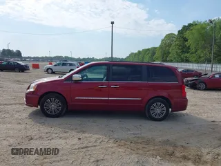 2016 Chrysler Town & Country Touring-L with VIN 2C4RC1CG7GR221690, listed as a IAAI auction lot 42038763 with 188,184 mi miles. Bid and sale history available at carsss.com. Image 14.