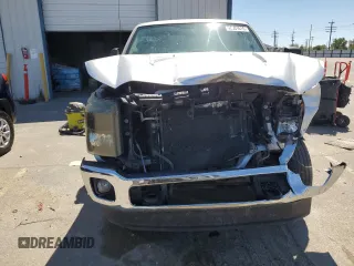 2015 Ford F-250 XLT z VIN 1FT7X2B67FEC98288, wystawiony jako Copart lot #56031615 z przebiegiem 99 928 mil mil oraz Czysty tytuł • Clean title. Historia ofert i sprzedaży dostępna na DreamBid. Obrazek 5.
