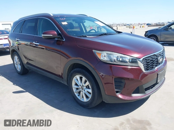 2019 Kia Sorento L z VIN 5XYPG4A32KG568841, wystawiony jako IAAI lot #41833435 z przebiegiem 103 426 mil mil oraz . Historia ofert i sprzedaży dostępna na DreamBid. Obrazek 1.