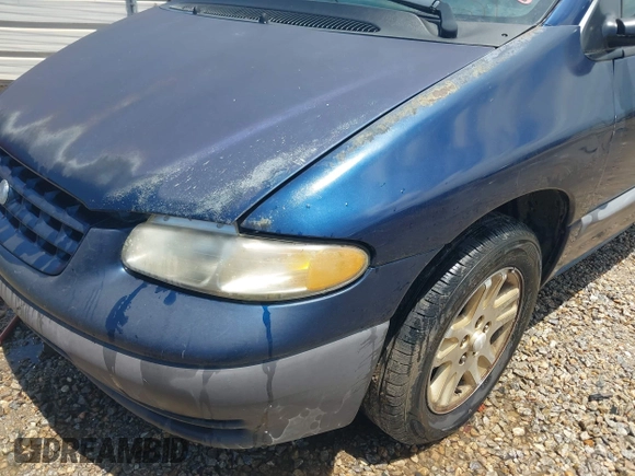 2000 Plymouth Voyager z VIN 2P4GP45R3YR635266, wystawiony jako IAAI lot #42220969 z przebiegiem 218 873 mil mil oraz . Historia ofert i sprzedaży dostępna na DreamBid. Obrazek 6.