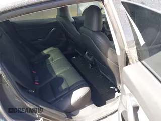 2023 Tesla Model 3 z VIN 5YJ3E1EA2PF569644, wystawiony jako IAAI lot #41831560 z przebiegiem 30 903 mil mil oraz . Historia ofert i sprzedaży dostępna na DreamBid. Obrazek 8.