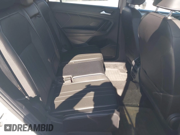 2024 Volkswagen Tiguan SE with VIN 3VV2B7AX7RM048615, listed as a IAAI auction lot 41434013 with 21,041 mi miles and . Bid and sale history available at DreamBid. Image 8.