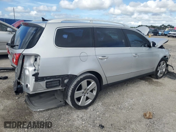 2009 Volkswagen Passat Komfort with VIN WVWXK73C09E140427, listed as a Copart auction lot 60374115 with 113,923 mi miles and Salvage title. Bid and sale history available at DreamBid. Image 3.