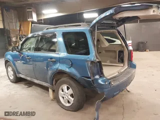 2009 Ford Escape XLT with VIN 1FMCU93G99KB70918, listed as a IAAI auction lot 41942399 with 141,158 mi miles. Bid and sale history available at carsss.com. Image 3.