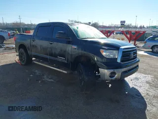 2011 Toyota Tundra z VIN 5TFEY5F12BX115107, wystawiony jako IAAI lot #41426224 z przebiegiem 143 487 mil mil oraz . Historia ofert i sprzedaży dostępna na DreamBid. Obrazek 1.