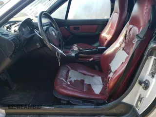 2000 BMW Z3 2.5 z VIN 4USCH9342YLF84496, wystawiony jako Copart lot #50463415 z przebiegiem 275 713 mil mil oraz Szkoda całkowita • Salvage title. Historia ofert i sprzedaży dostępna na DreamBid. Obrazek 7.