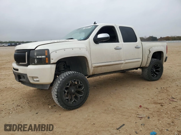 2011 Chevrolet Silverado 1500 LT with VIN 3GCPCSE00BG405302, listed as a Copart auction lot 84955574 with 155,856 mi miles and Salvage Title. Bid and sale history available at DreamBid. Image 1.