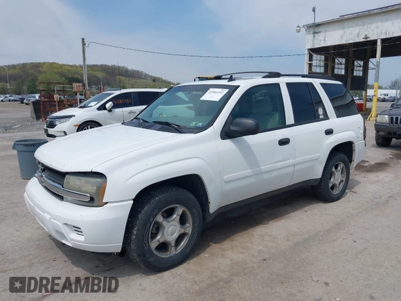 2007 Chevrolet TrailBlazer LS with VIN 1GNDT13S672207008, listed as a IAAI auction lot 42084492 with Not Provided miles and . Bid and sale history available at DreamBid. Image 2.