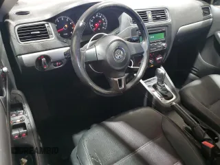 2013 Volkswagen Jetta SE with VIN 3VWDP7AJ1DM435252, listed as a Copart auction lot 57394895 with 174,993 mi miles and Salvage title. Bid and sale history available at DreamBid. Image 8.