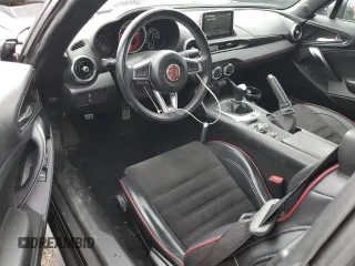 2018 FIAT 124 Spider Abarth z VIN JC1NFAEK6J0135812, wystawiony jako Copart lot #61188194 z przebiegiem 36 852 mil mil oraz Szkody całkowita. Historia ofert i sprzedaży dostępna na DreamBid. Obrazek 8.