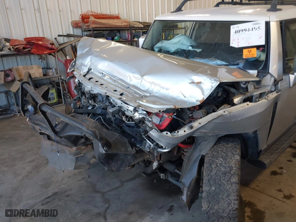 2007 Toyota FJ Cruiser with VIN JTEBU11F970056921, listed as a IAAI auction lot 40994495 with 1 mi miles. Bid and sale history available at carsss.com. Image 6.