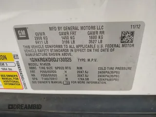 2013 Chevrolet Traverse LT z VIN 1GNKRGKD8DJ130025, wystawiony jako IAAI lot #41696382 z przebiegiem 161 382 mil mil oraz . Historia ofert i sprzedaży dostępna na DreamBid. Obrazek 9.