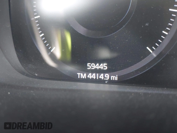 2019 Volvo XC40 Momentum with VIN YV4162UKXK2127207, listed as a IAAI auction lot 42221248 with 44,149 mi miles and . Bid and sale history available at DreamBid. Image 16.