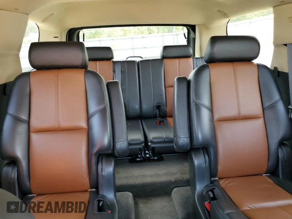 2008 Chevrolet Tahoe 3LT z VIN 1GNFK13068R145029, wystawiony jako Copart lot #55049795 z przebiegiem 167 835 mil mil oraz Szkoda całkowita • Salvage title. Historia ofert i sprzedaży dostępna na DreamBid. Obrazek 10.