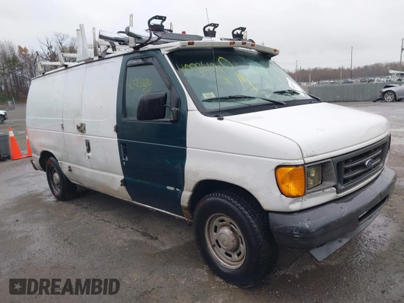 2004 Ford Econoline Cargo with VIN 1FTRE14W44HB53758, listed as a IAAI auction lot 40926124 with 139,104 mi miles. Bid and sale history available at carsss.com. Image 1.
