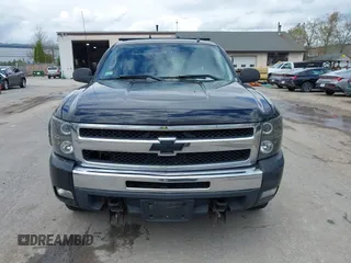 2010 Chevrolet Silverado 1500 LT with VIN 1GCSKSE39AZ110317, listed as a IAAI auction lot 42221533 with 296,468 mi miles and . Bid and sale history available at DreamBid. Image 12.