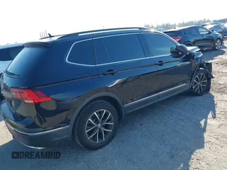 2020 Volkswagen Tiguan SE z VIN 3VV3B7AX1LM019574, wystawiony jako IAAI lot #41450002 z przebiegiem 44 553 mil mil oraz . Historia ofert i sprzedaży dostępna na DreamBid. Obrazek 4.