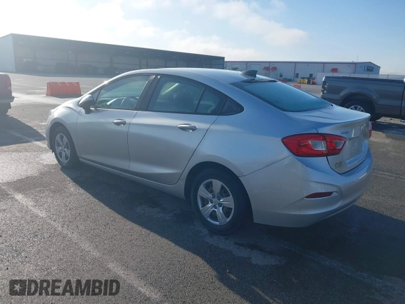 2017 Chevrolet Cruze LS z VIN 1G1BC5SM7H7244219, wystawiony jako IAAI lot #41905112 z przebiegiem 177 773 mil mil oraz . Historia ofert i sprzedaży dostępna na DreamBid. Obrazek 3.