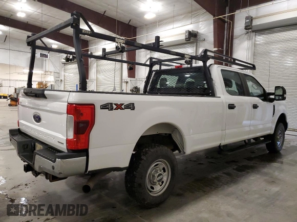 2017 Ford F-250 Lariat z VIN 1FT7W2B6XHEB62470, wystawiony jako Copart lot #57589055 z przebiegiem 131 273 mil mil oraz Czysty tytuł • Clean title. Historia ofert i sprzedaży dostępna na DreamBid. Obrazek 3.