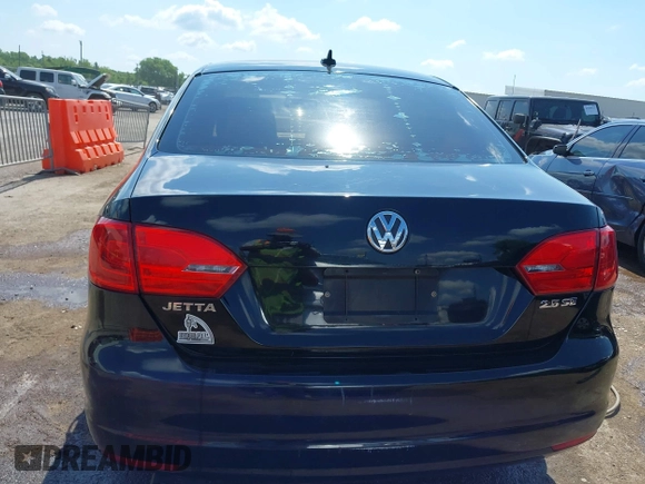 2013 Volkswagen Jetta SE z VIN 3VWDP7AJ3DM438668, wystawiony jako IAAI lot #42235014 z przebiegiem 128 406 mil mil oraz . Historia ofert i sprzedaży dostępna na DreamBid. Obrazek 16.