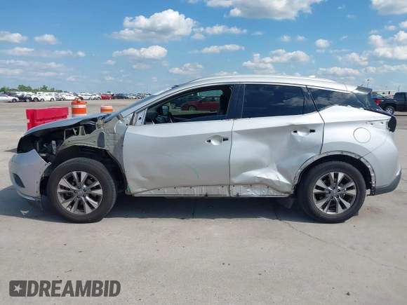 2018 Nissan Murano S z VIN 5N1AZ2MG6JN128417, wystawiony jako IAAI lot #42253823 z przebiegiem 128 946 mil mil oraz . Historia ofert i sprzedaży dostępna na DreamBid. Obrazek 15.
