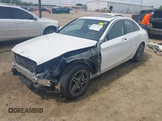 2019 Mercedes-Benz C 300 z VIN 55SWF8DB4KU282844, wystawiony jako IAAI lot #42177114 z przebiegiem 44 605 mil mil oraz . Historia ofert i sprzedaży dostępna na DreamBid. Obrazek 18.