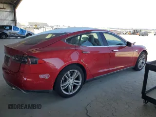 2013 Tesla Model S with VIN 5YJSA1AG5DFP12177, listed as a Copart auction lot 61846195 with 130,668 mi miles and Salvage title. Bid and sale history available at DreamBid. Image 3.