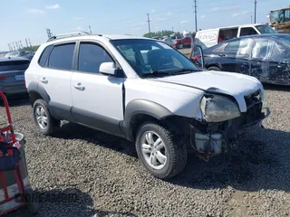 2006 Hyundai Tucson GLS with VIN KM8JN72D76U306401, listed as a IAAI auction lot 42140833 with 215,906 mi miles and . Bid and sale history available at DreamBid. Image 1.