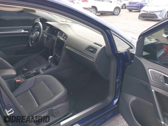 2019 Volkswagen Golf SEL Premium z VIN WVWPR7AU7KW914664, wystawiony jako IAAI lot #41720673 z przebiegiem 45 872 mil mil oraz . Historia ofert i sprzedaży dostępna na DreamBid. Obrazek 5.