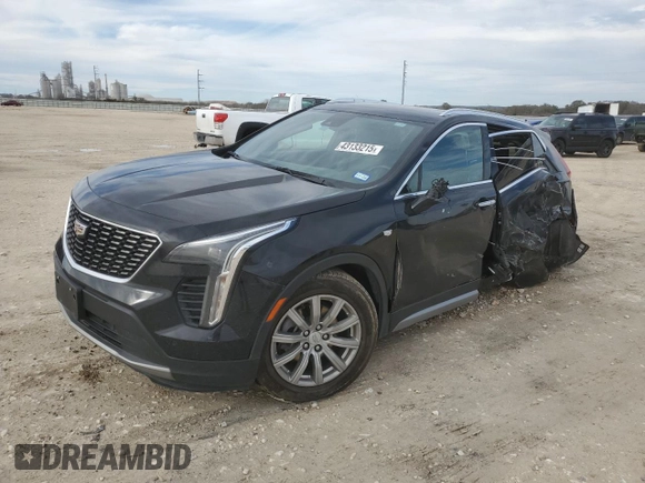 2022 Cadillac XT4 FWD Premium Luxury z VIN 1GYFZCR42NF135325, wystawiony jako Copart lot #43133215 z przebiegiem 48 998 mil mil oraz Szkoda całkowita • Salvage title. Historia ofert i sprzedaży dostępna na DreamBid. Obrazek 1.