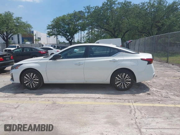 2025 Nissan Altima SV with VIN 1N4BL4DWXSN353315, listed as a IAAI auction lot 41975505 with 6,428 mi miles and . Bid and sale history available at DreamBid. Image 13.