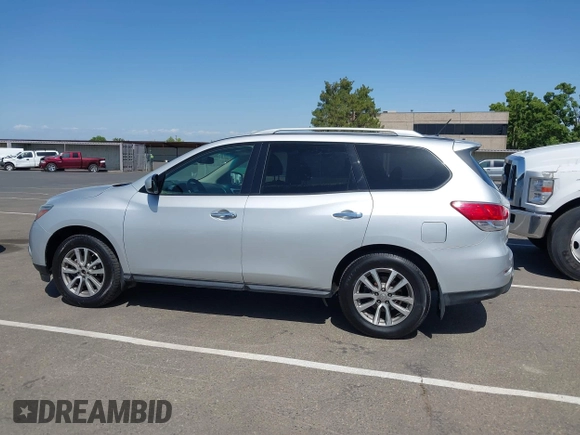 2016 Nissan Pathfinder SV with VIN 5N1AR2MM4GC630868, listed as a IAAI auction lot 42302884 with 169,909 mi miles and . Bid and sale history available at DreamBid. Image 14.