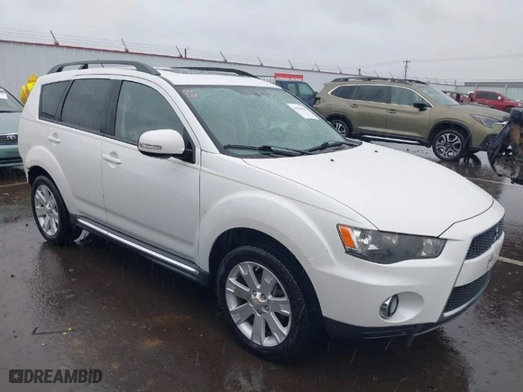 2011 Mitsubishi Outlander SE with VIN JA4AS3AW3BU019148, listed as a IAAI auction lot 41851004 with 88,989 mi miles. Bid and sale history available at carsss.com. Image 1.