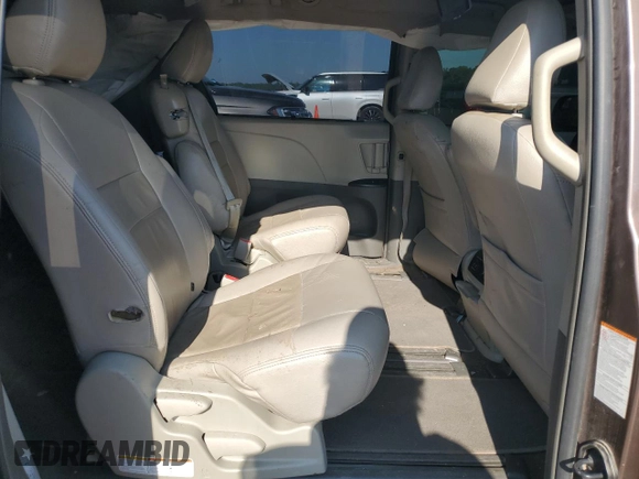 2018 Toyota Sienna LE Auto Access Seat with VIN 5TDKZ3DC6JS933890, listed as a Copart auction lot 52326665 with 168,679 mi miles and Salvage Title. Bid and sale history available at carsss.com. Image 12.