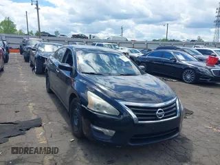 2015 Nissan Altima 2.5 z VIN 1N4AL3AP6FN387955, wystawiony jako IAAI lot #42006419 z przebiegiem 227 767 mil mil oraz . Historia ofert i sprzedaży dostępna na DreamBid. Obrazek 1.