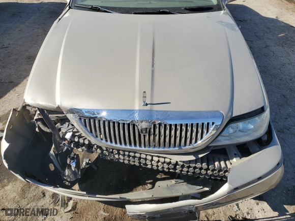 2005 Lincoln Town Car Signature Limited with VIN 1LNHM82W25Y656194, listed as a Copart auction lot 84109494 with 111,850 mi miles and Salvage Title. Bid and sale history available at carsss.com. Image 11.