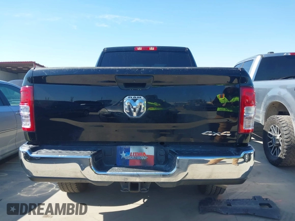 2024 Ram 2500 Tradesman with VIN 3C6UR5CL0RG264829, listed as a IAAI auction lot 41617725 with 46,483 mi miles. Bid and sale history available at carsss.com. Image 16.