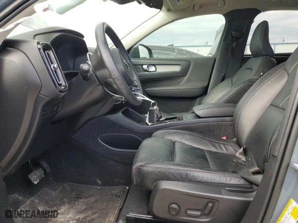 2023 Volvo XC40 Plus Bright Theme with VIN YV4L12UN5P2926949, listed as a Copart auction lot 88553895 with 22,299 mi miles and Salvage Title. Bid and sale history available at carsss.com. Image 7.