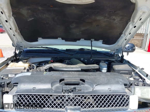 2004 Chevrolet Avalanche Z71 with VIN 3GNEK12T44G315079, listed as a IAAI auction lot 41980344 with 210,749 mi miles. Bid and sale history available at carsss.com. Image 10.