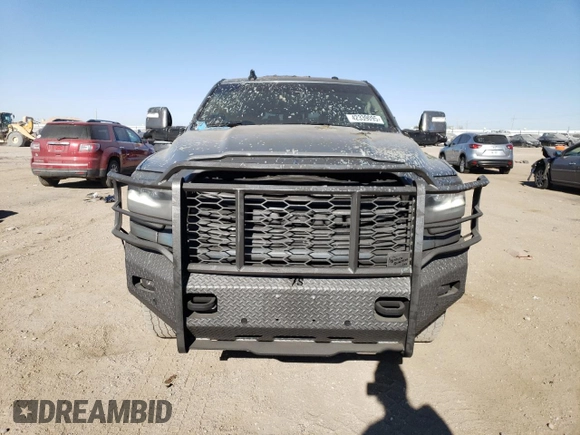 2024 Ram 2500 Laramie z VIN 3C6UR5NL9RG215545, wystawiony jako Copart lot #42339095 z przebiegiem 28 304 mil mil oraz Szkoda całkowita • Salvage title. Historia ofert i sprzedaży dostępna na DreamBid. Obrazek 5.